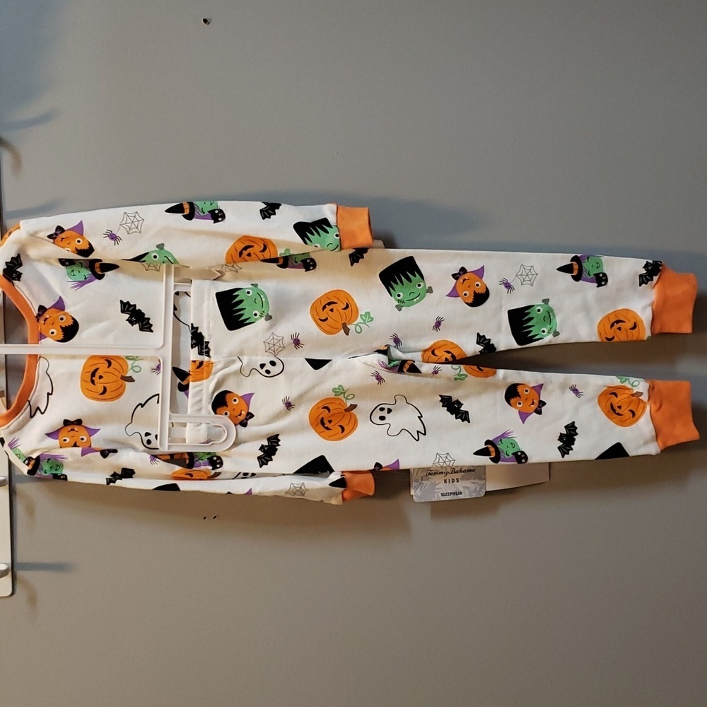 Tommy Bahama Kids NWT 2-piece Halloween Pajama Set - Picture 5 of 7